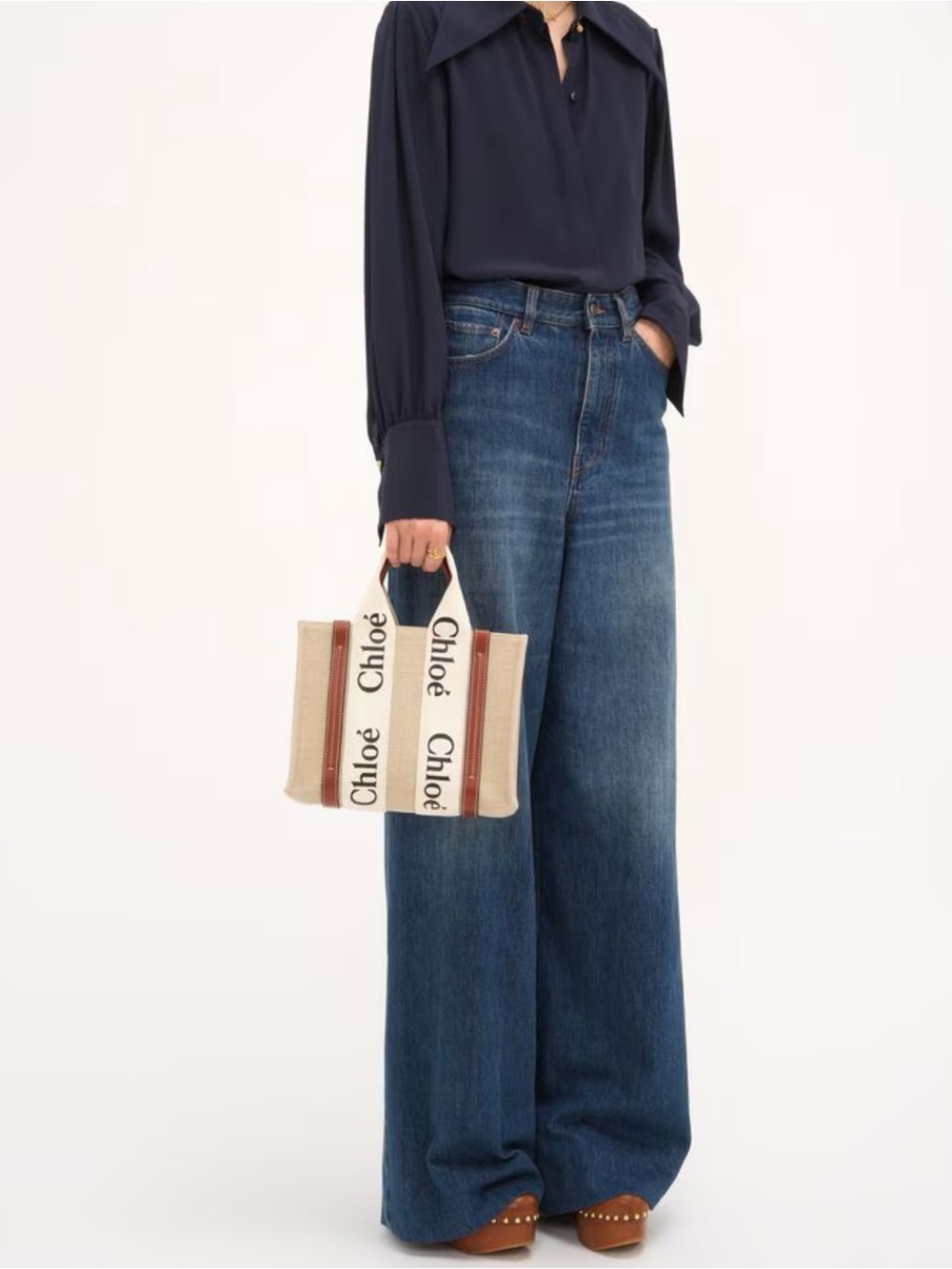 Chloe Small Woody Tote Bag - Picture 12 of 15